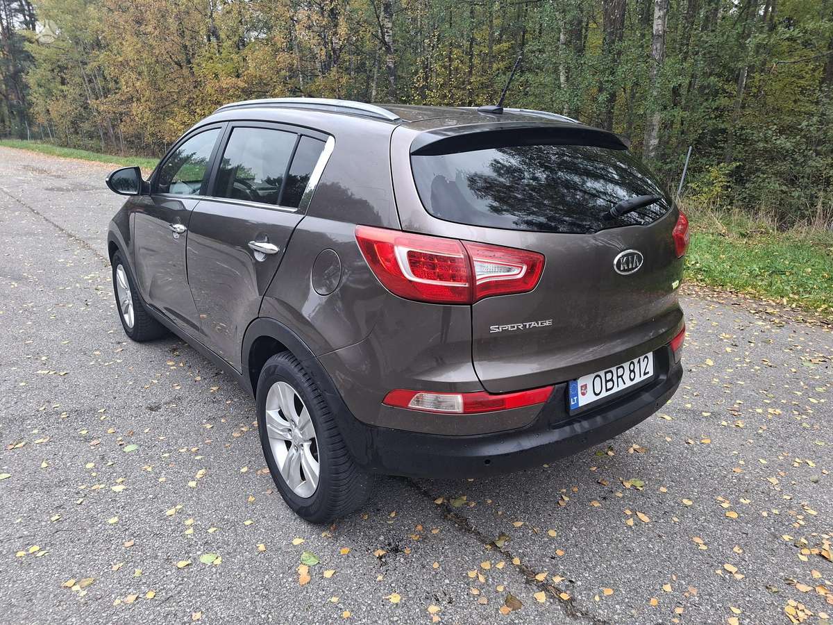 Kia Sportage 2011 — салон