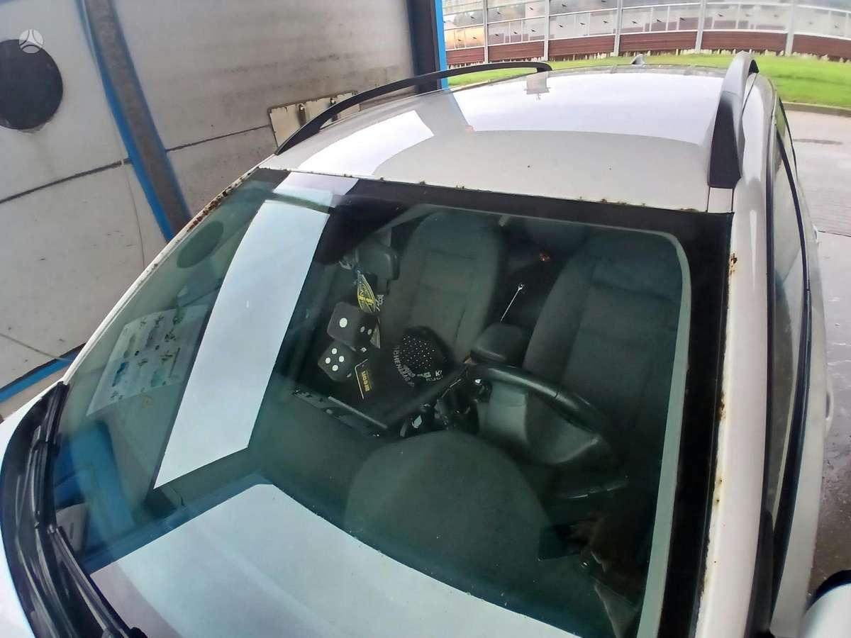 Volvo V50 2006 — photo 10