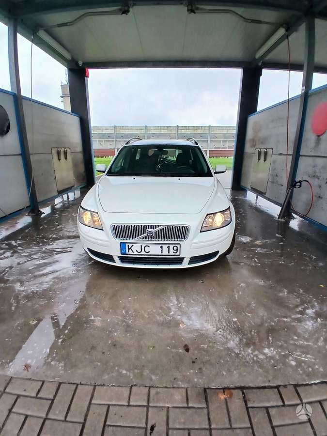 Volvo V50 2006 — interior