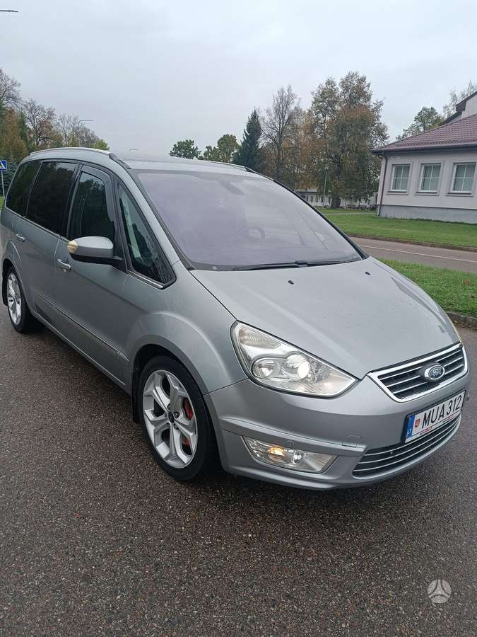 Ford Galaxy 2010 — interior