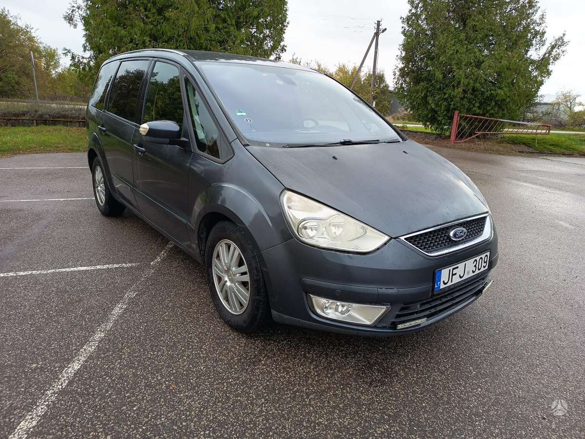 Ford Galaxy 2008 — вигляд ззаду