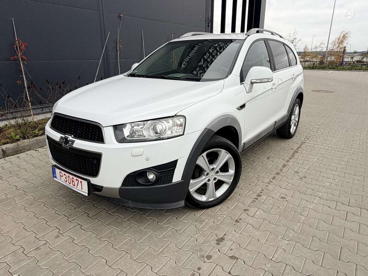 Chevrolet Captiva 2012 — вигляд ззаду