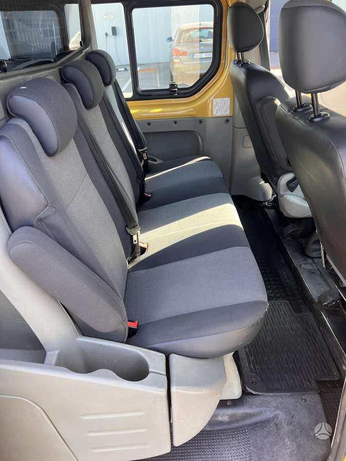 Renault Trafic 2011 — photo 7