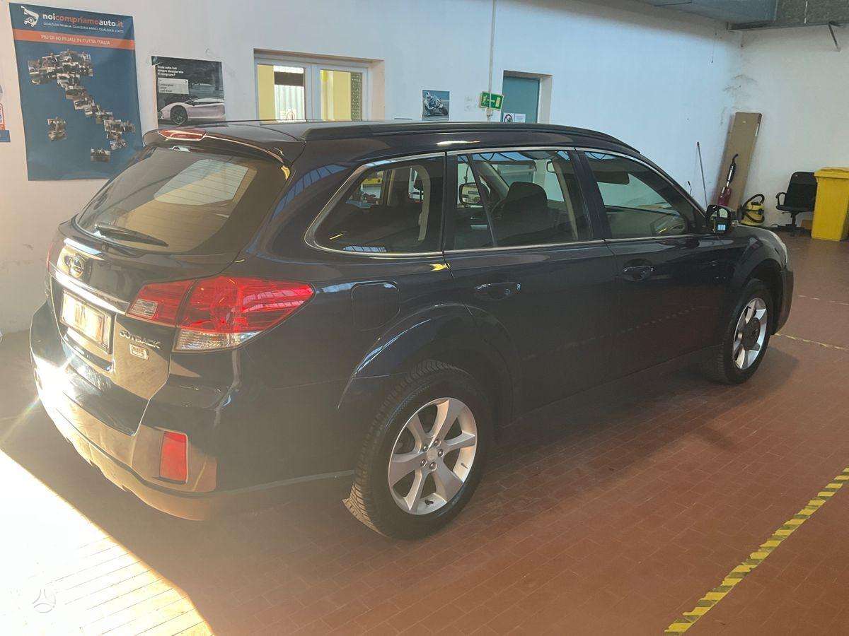Subaru Outback 2015 — салон