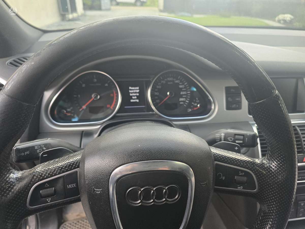 Audi Q7 2009 — photo 11