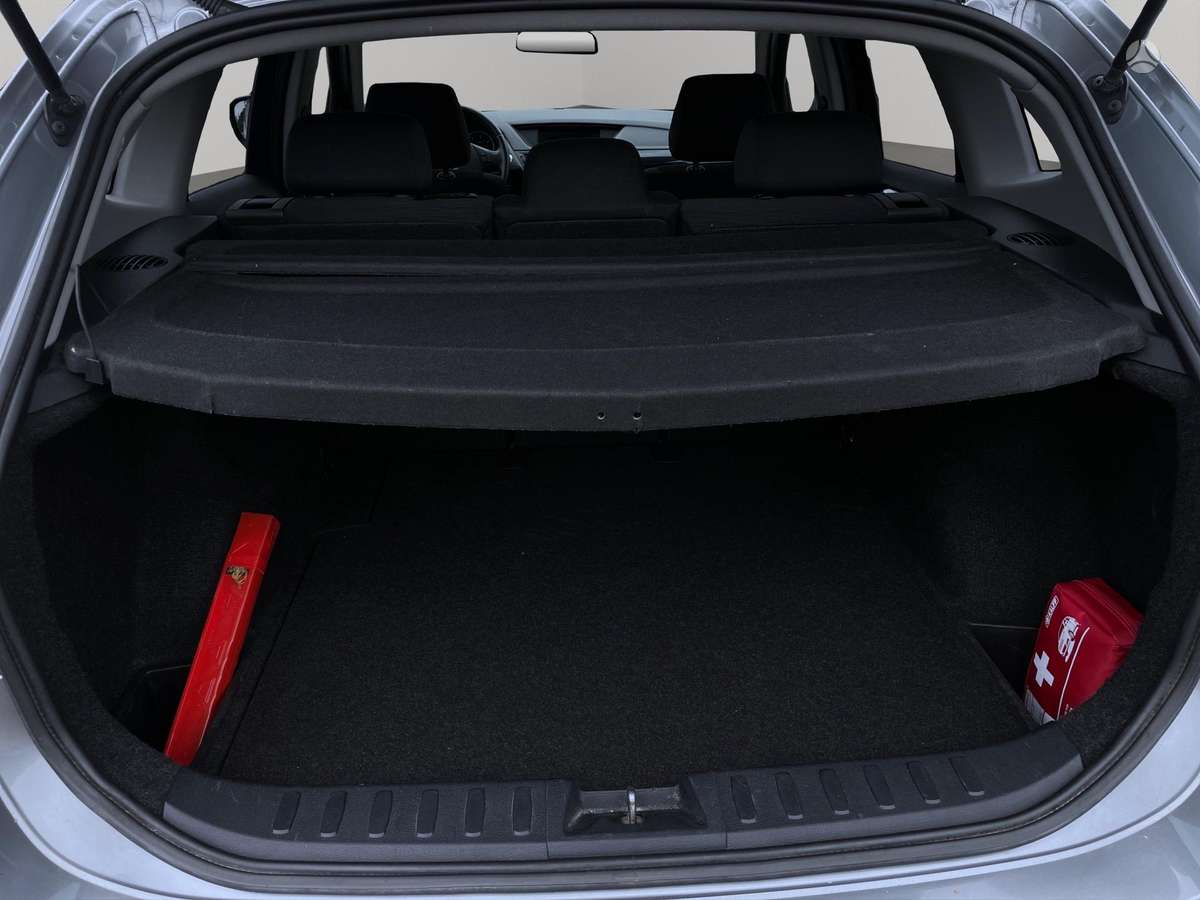 BMW X1 2011 — photo 10