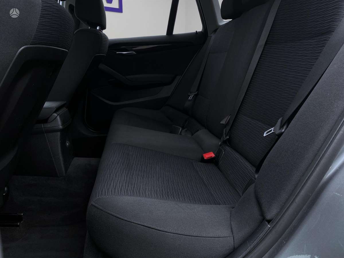 BMW X1 2011 — photo 11