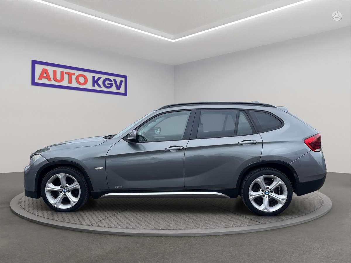 BMW X1 2011 — rear view