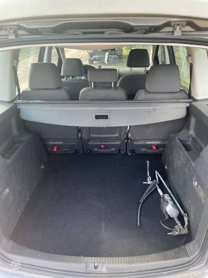 Volkswagen Touran 2008 — engine 1968 cm³, 140 HP (103kW)