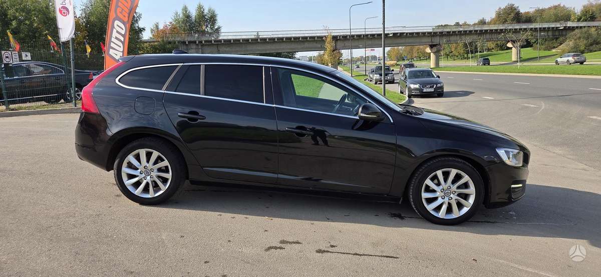 Volvo V60 2013 — двигун 1969 cm³, 136 HP (100kW)