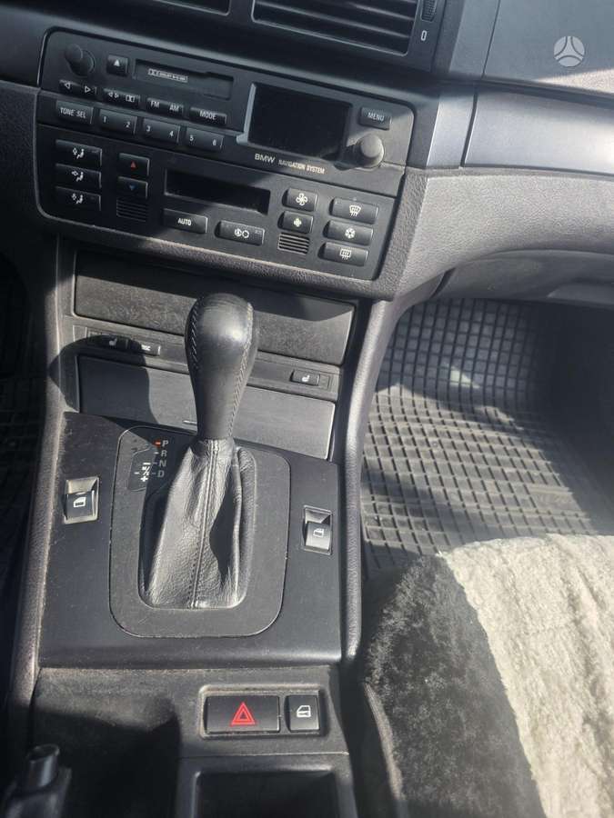 BMW 320 2004 — photo 10