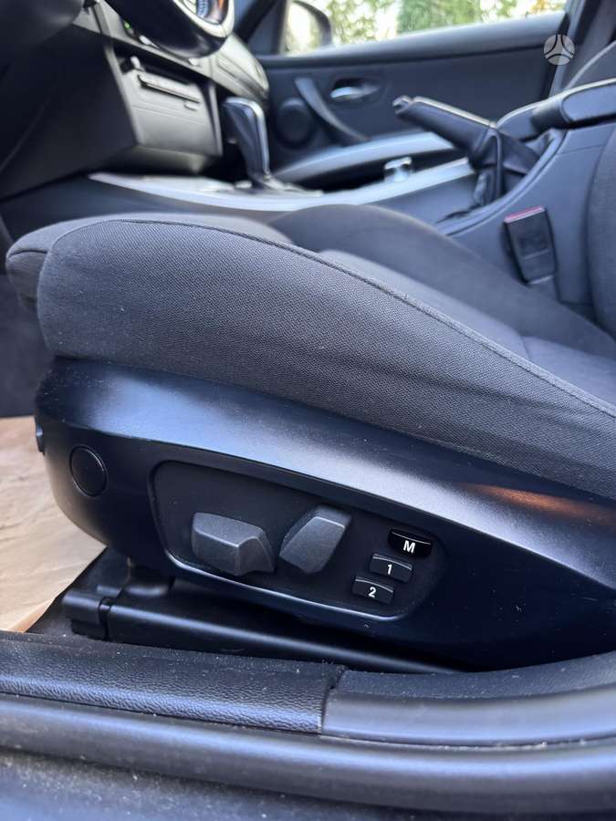 BMW 320 2011 — photo 10