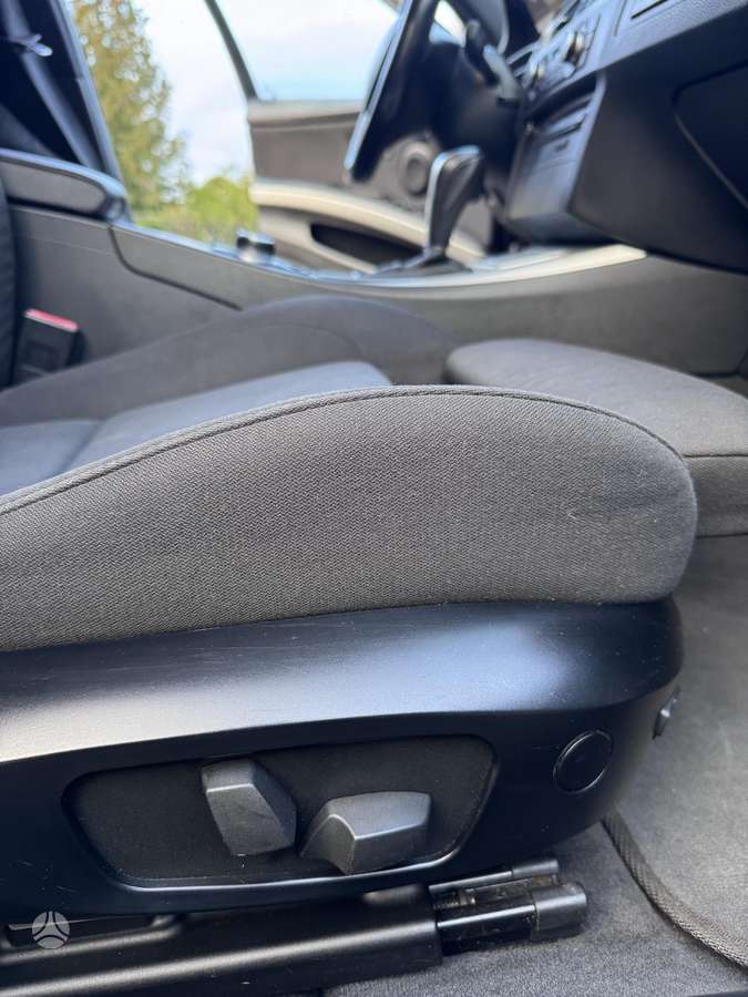 BMW 320 2011 — photo 12