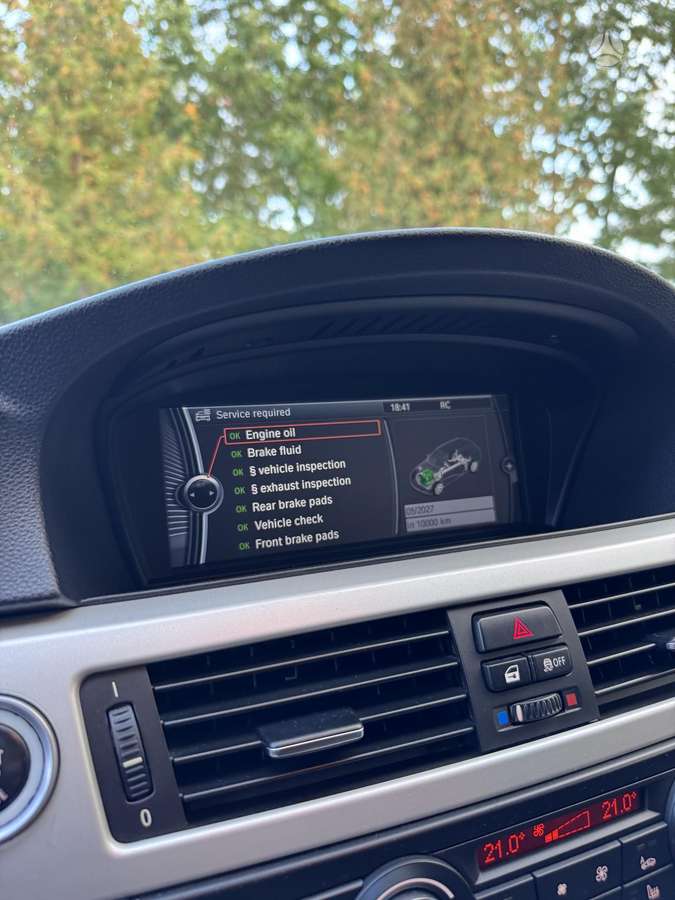 BMW 320 2011 — photo 14