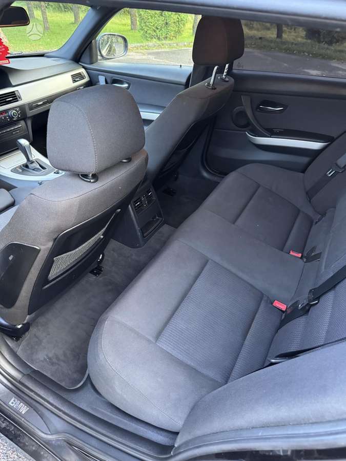 BMW 320 2011 — photo 15