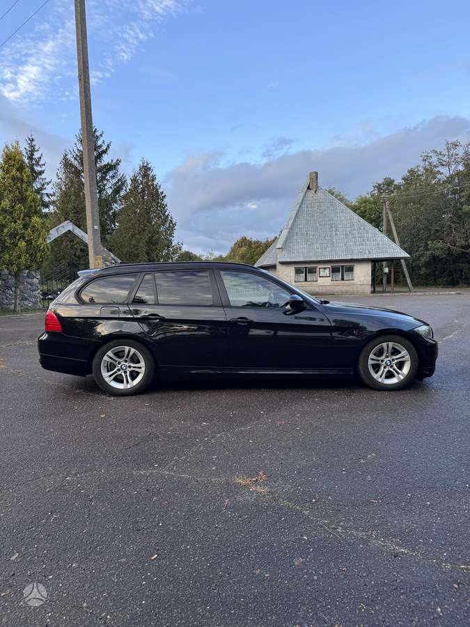 BMW 320 2011 — engine 1995 cm³, 184 HP (135kW)