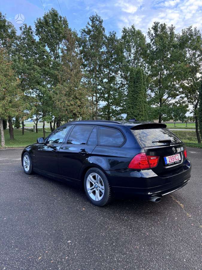 BMW 320 2011 — photo 7