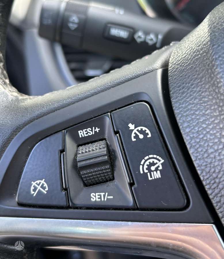 Opel Zafira 2012 — фото 24