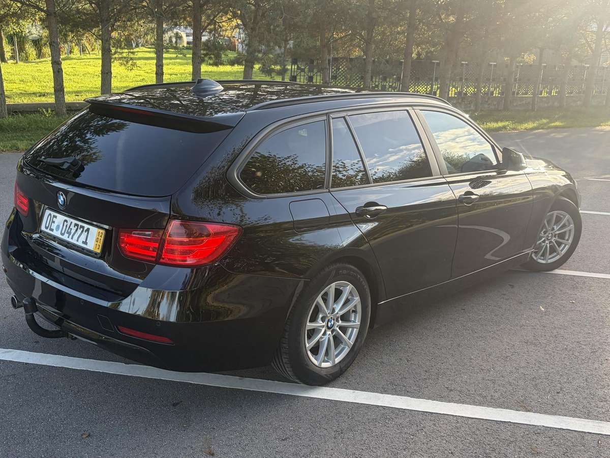 BMW 320 2014 — rear view