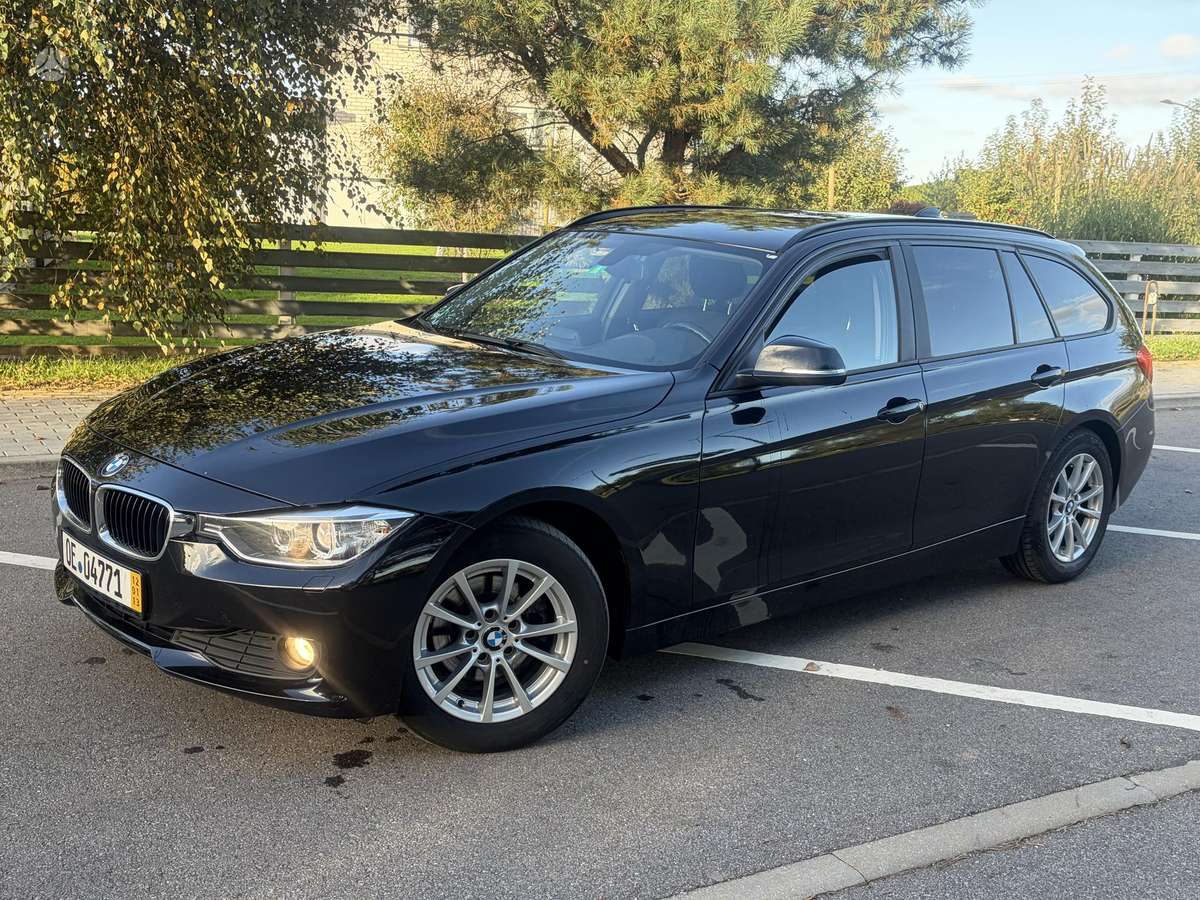 BMW 320 2014 — interior