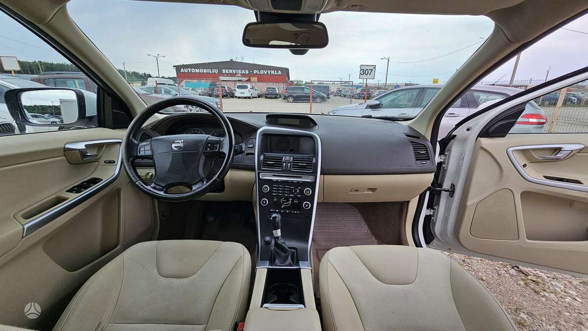 Volvo XC60 2009 — photo 11