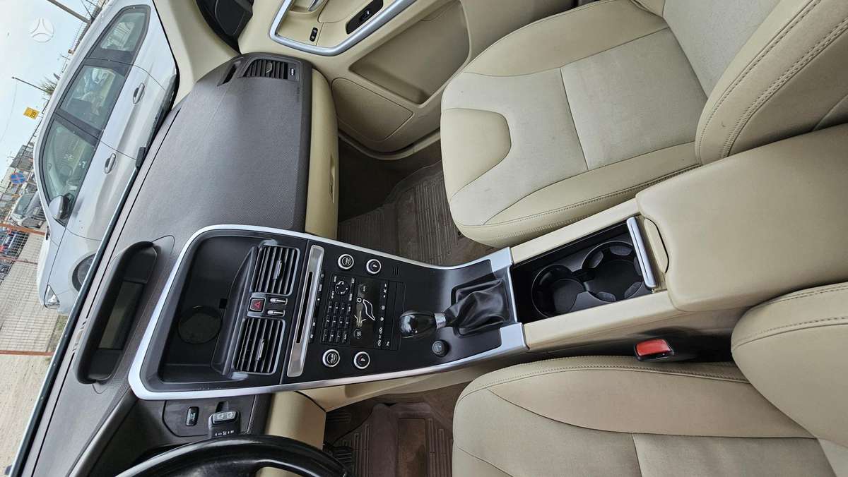 Volvo XC60 2009 — photo 15