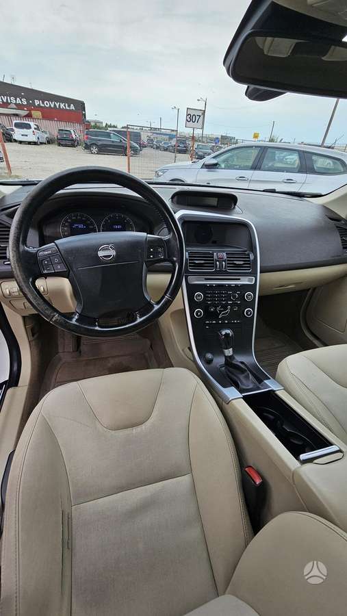 Volvo XC60 2009 — photo 16