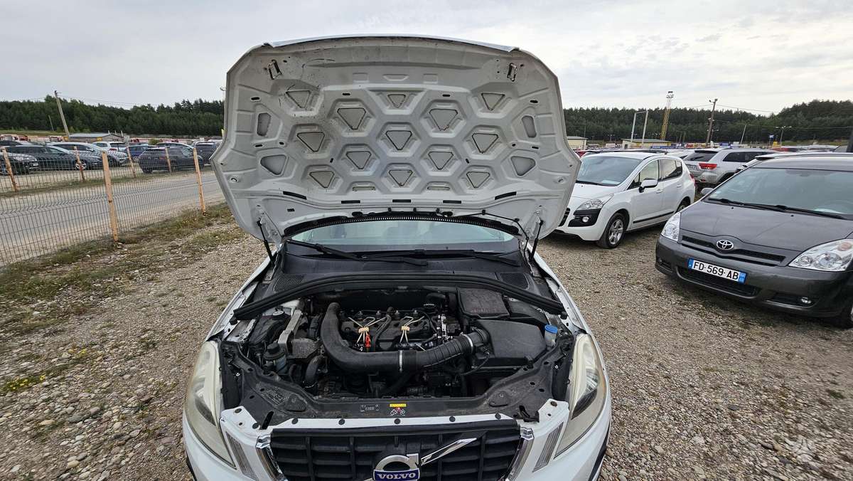 Volvo XC60 2009 — photo 17