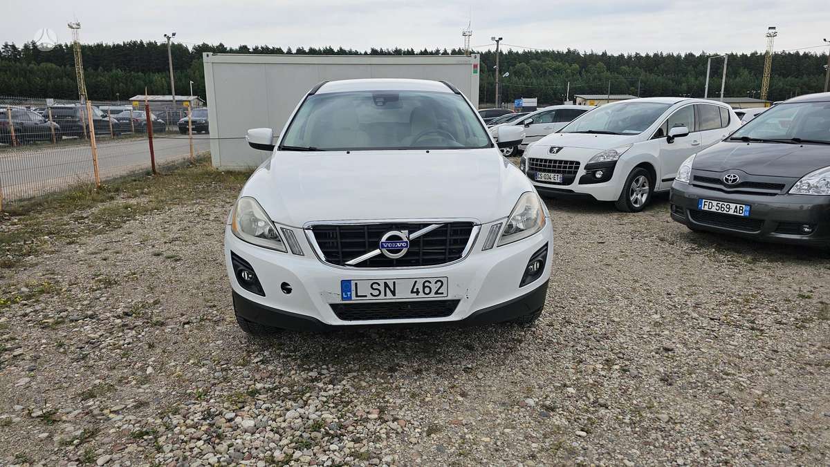Volvo XC60 2009 — rear view