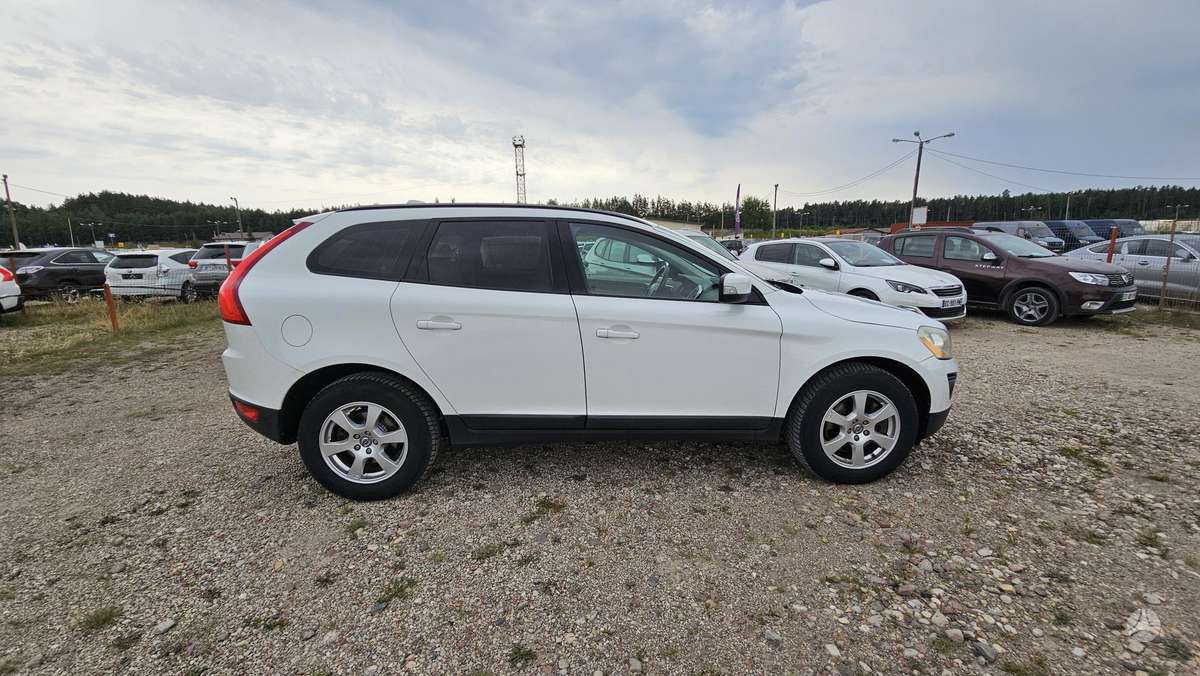 Volvo XC60 2009 — photo 7