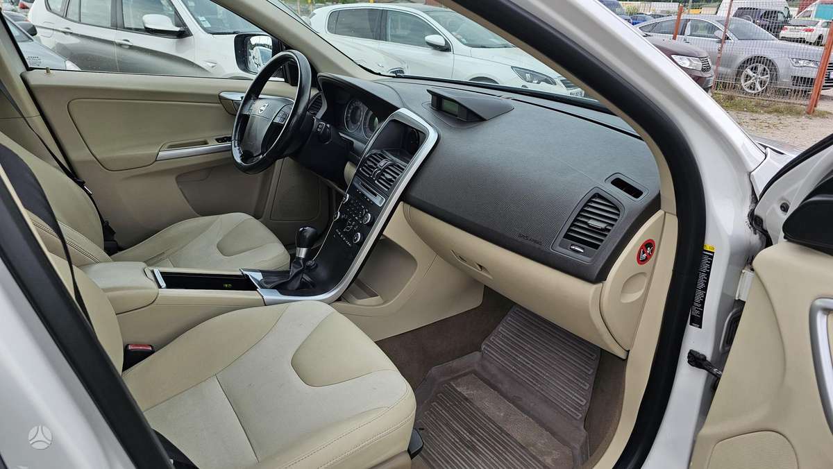 Volvo XC60 2009 — photo 9