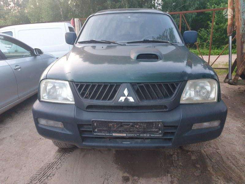 Mitsubishi L200 2005 — rear view
