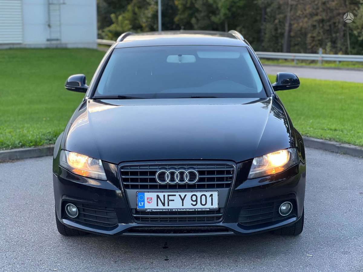 Audi A4 2008 — салон