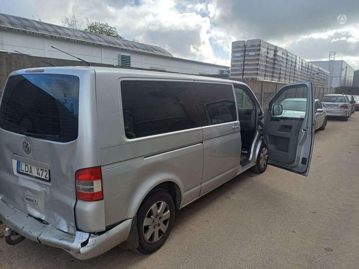 Volkswagen Caravelle 2007 — interior