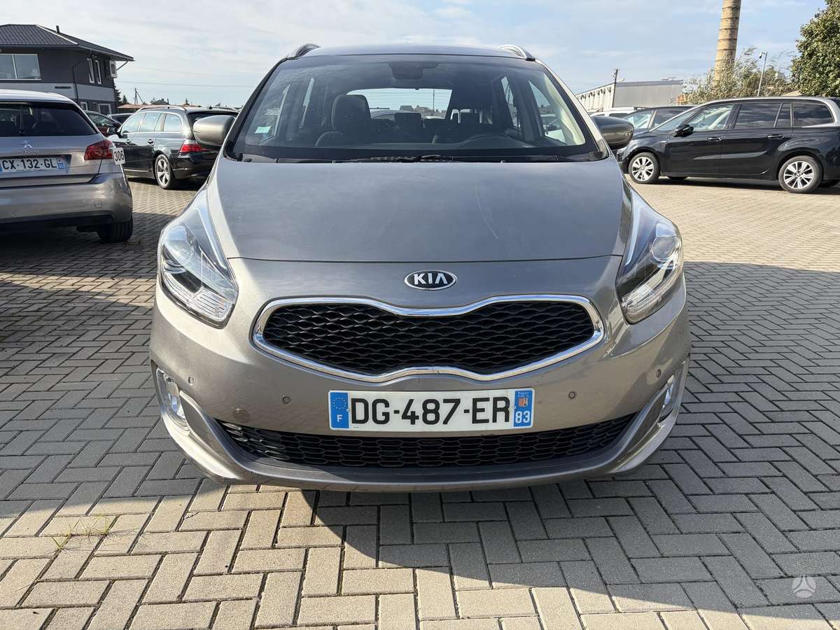 Kia Carens 2014 — interior