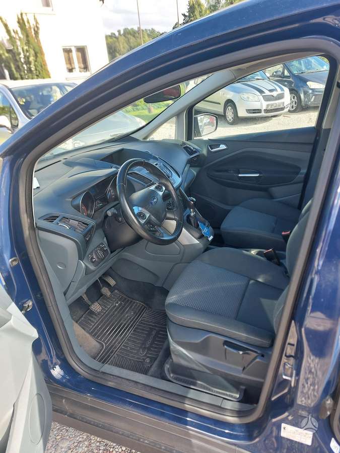 Ford Grand 2014 — photo 7
