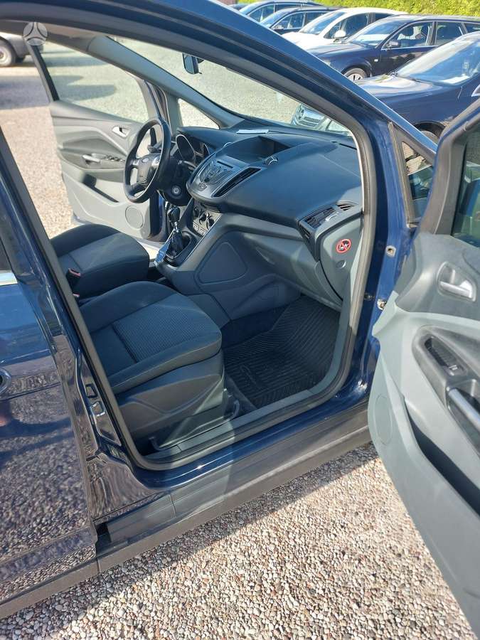 Ford Grand 2014 — photo 9