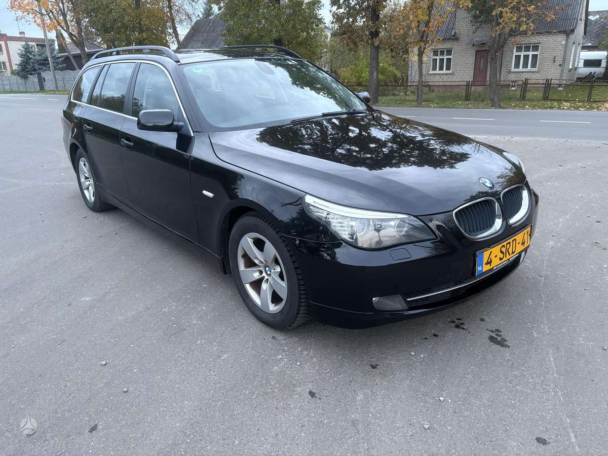 BMW 520 2007 — rear view