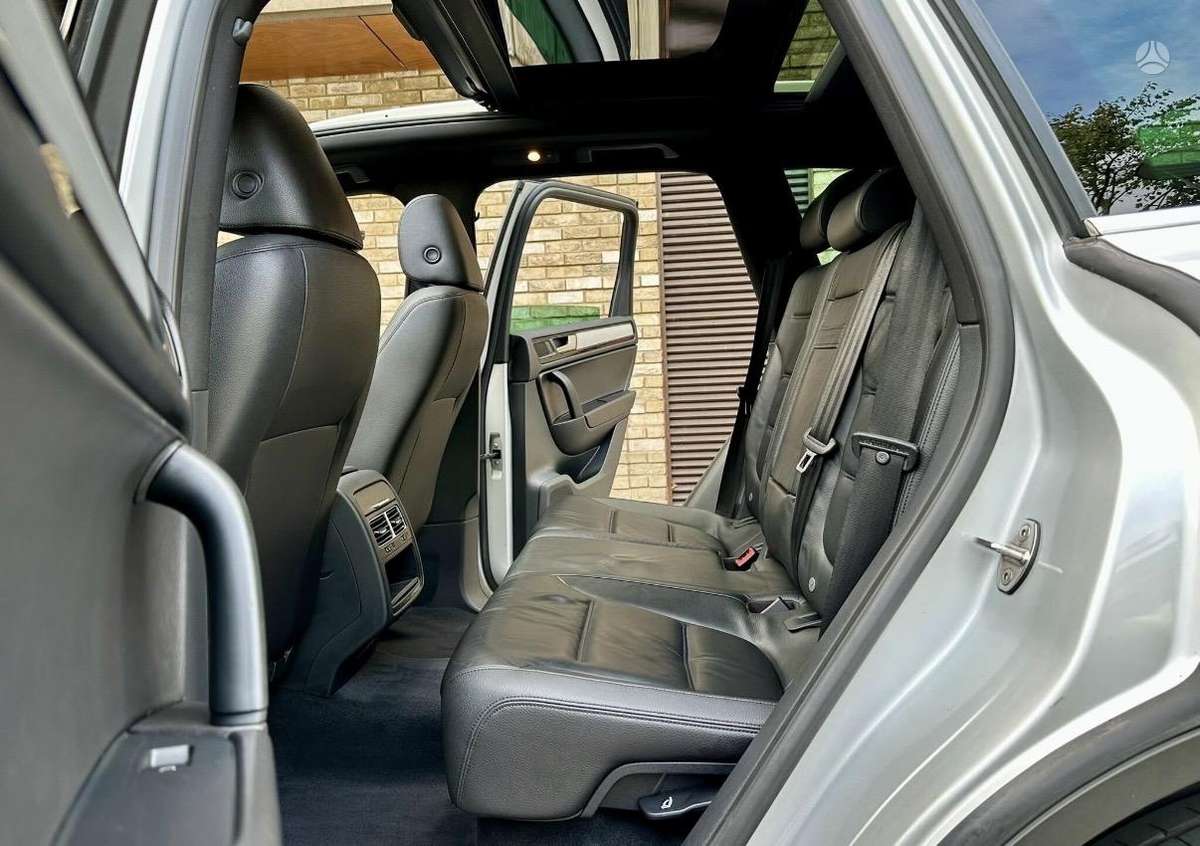 Volkswagen Touareg 2013 — photo 10