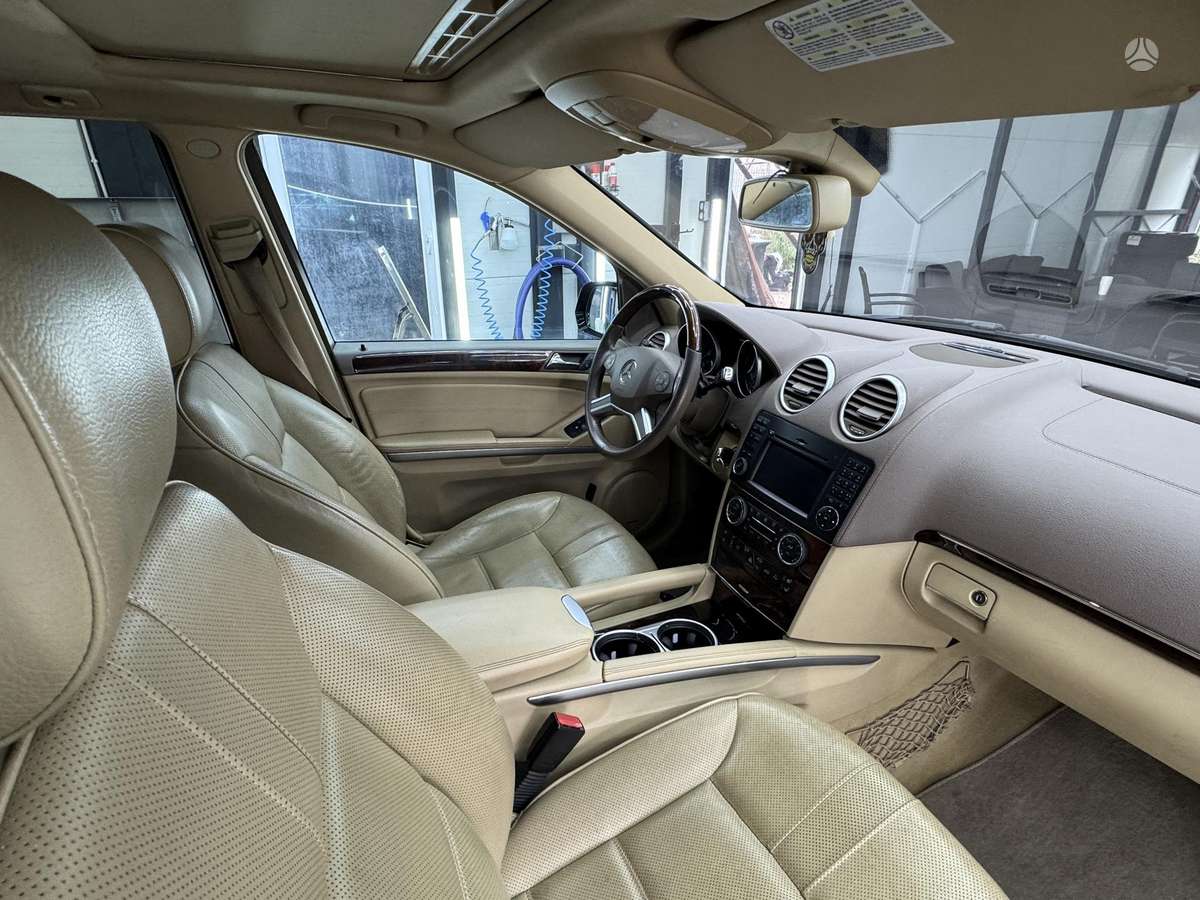 Mercedes-Benz ML320 2009 — photo 12