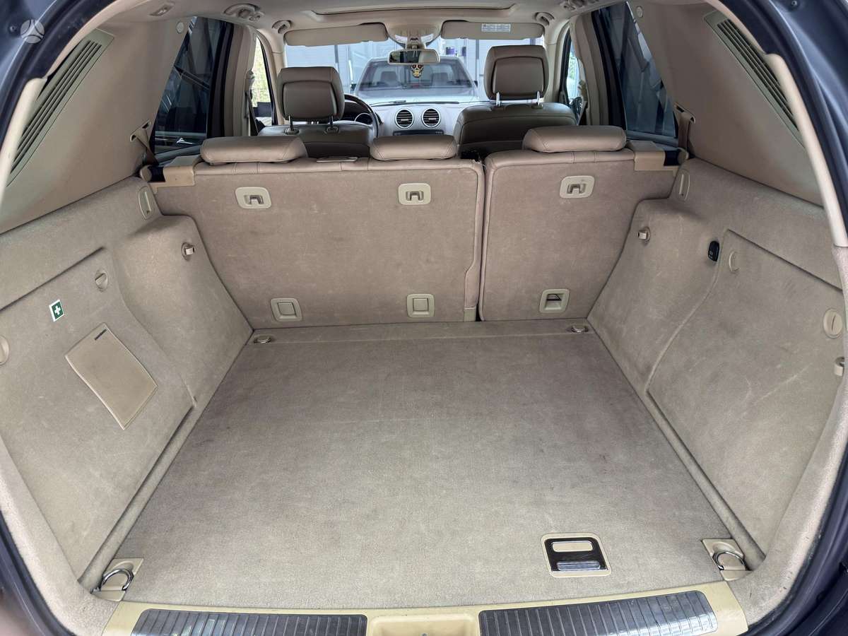 Mercedes-Benz ML320 2009 — photo 22