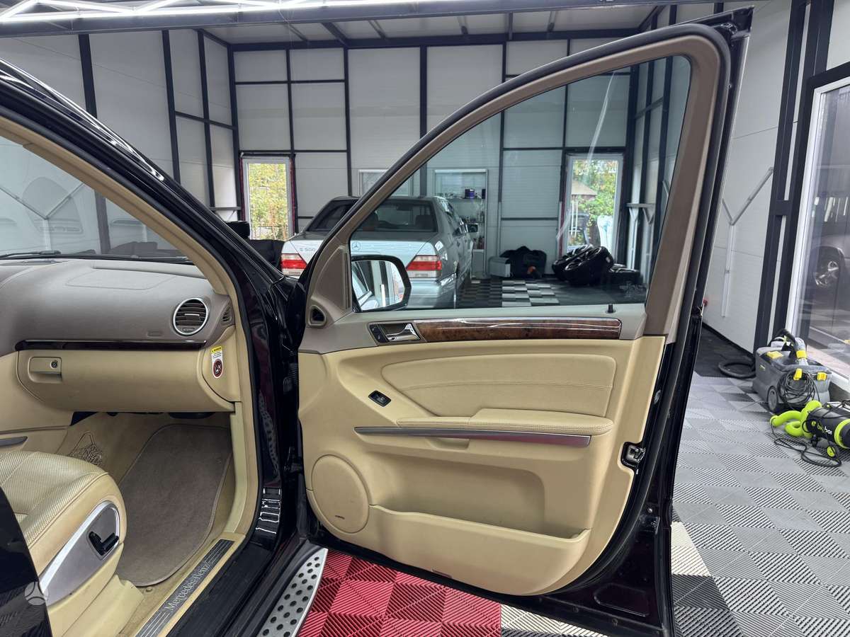 Mercedes-Benz ML320 2009 — photo 7