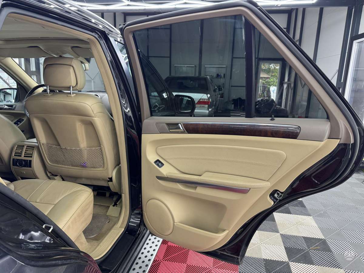 Mercedes-Benz ML320 2009 — photo 8