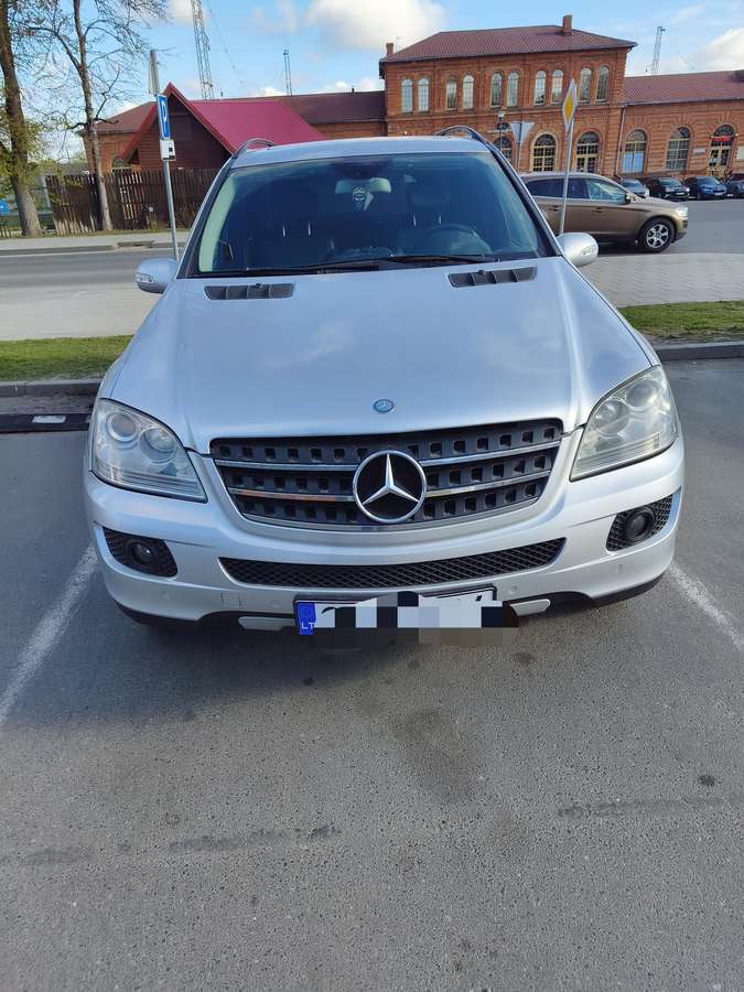 Mercedes-Benz ML280 2007 — rear view