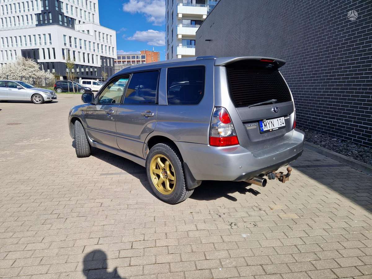 Subaru Forester 2007 — салон