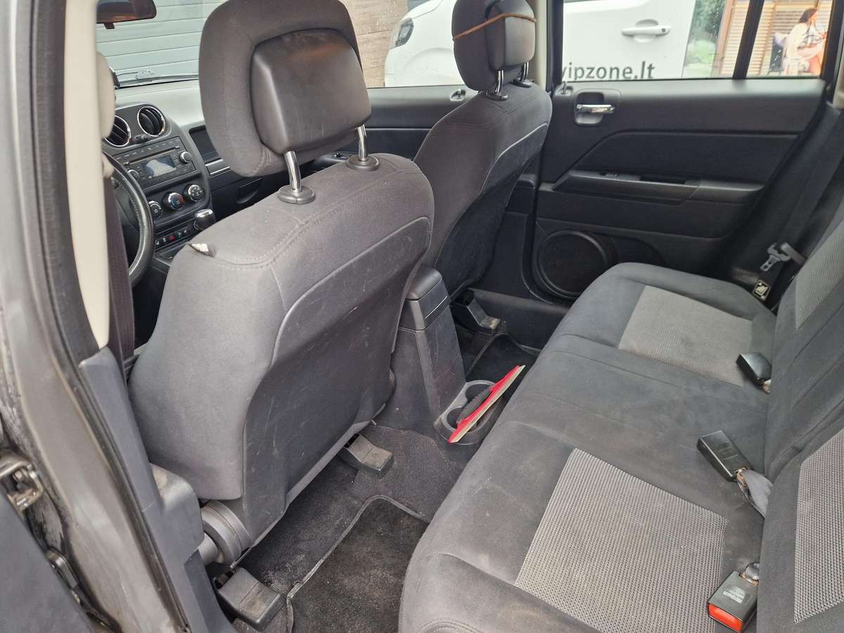 Jeep Compass 2012 — салон