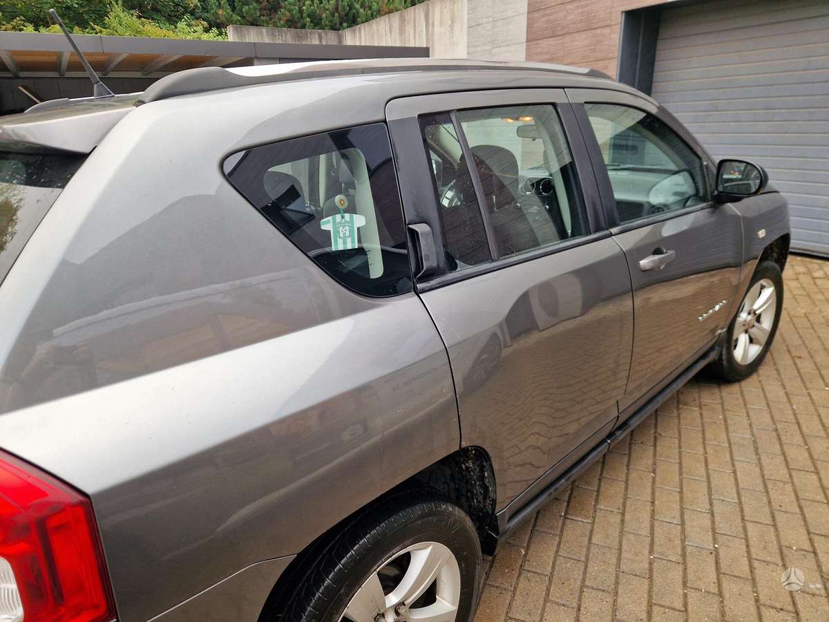 Jeep Compass 2012 — двигун 1998 cm³, 156 HP (115kW)