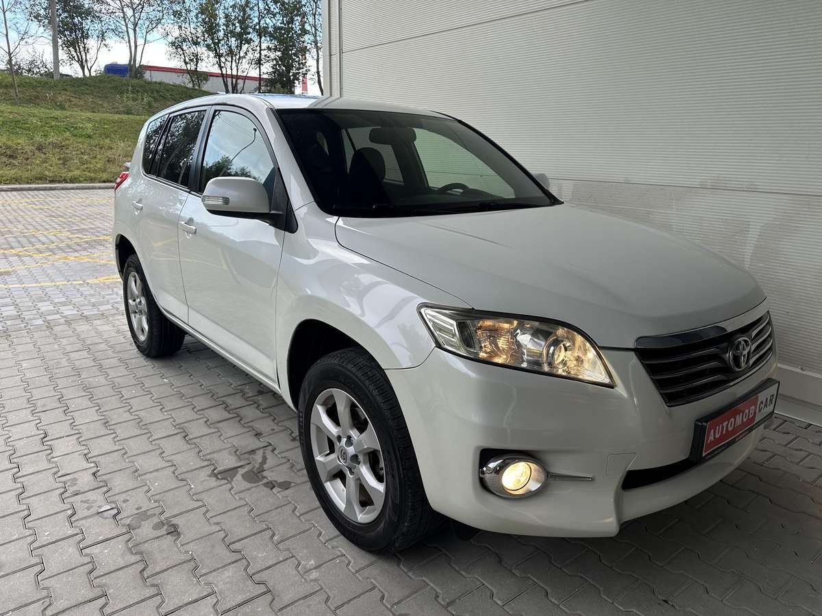 Toyota RAV4 2011 — photo 12