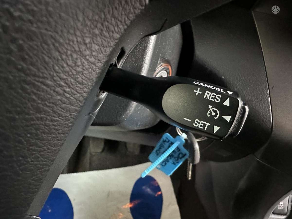 Toyota RAV4 2011 — photo 21