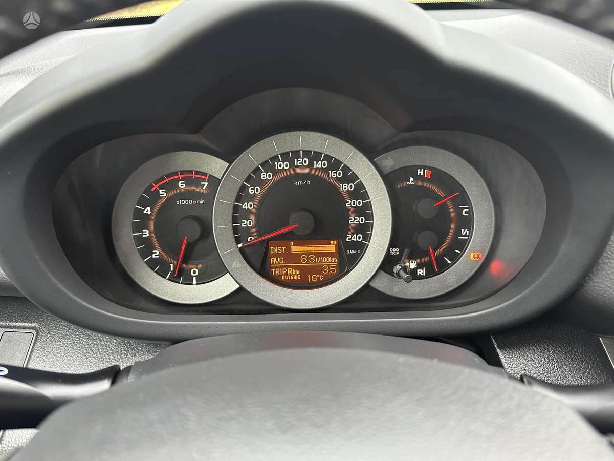 Toyota RAV4 2011 — photo 23